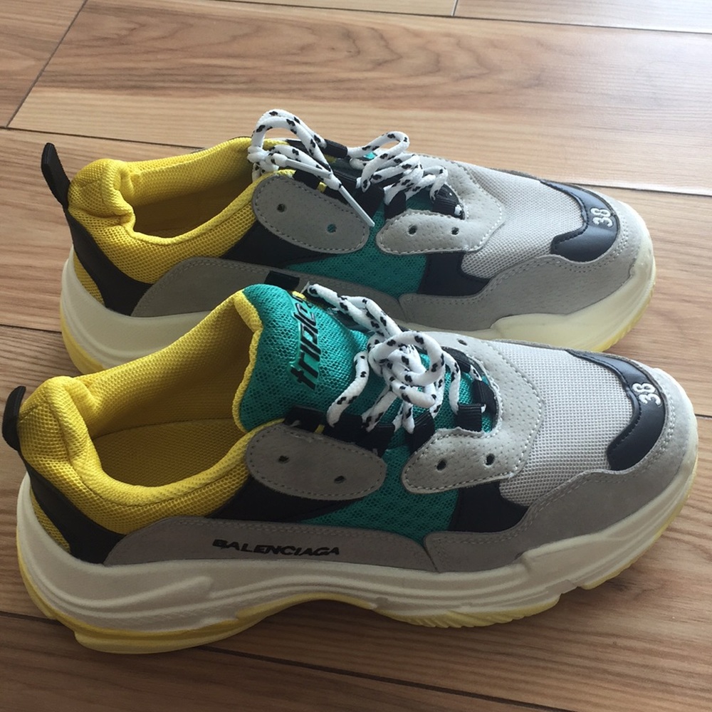 Triple s sneakers. dad sneakers.  Fashion sneakers